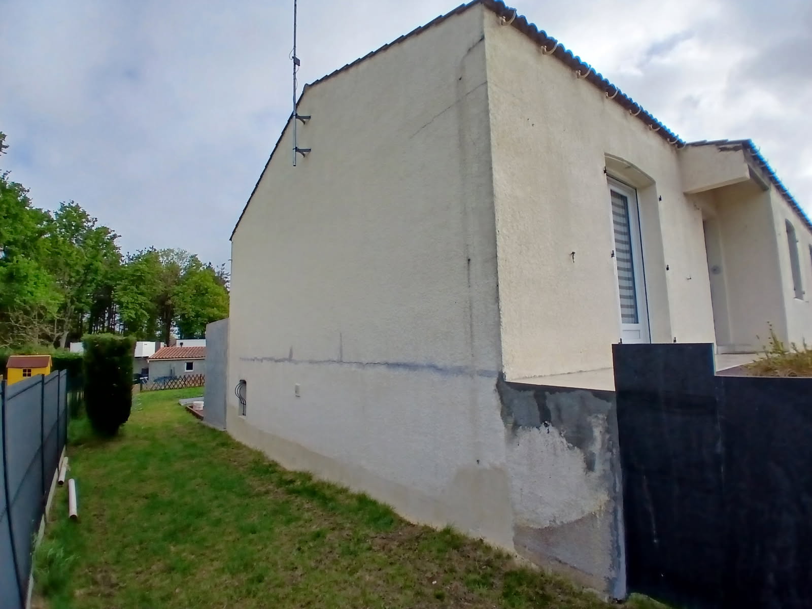 Ravalement facade les magnils reigniers 85400 avant
